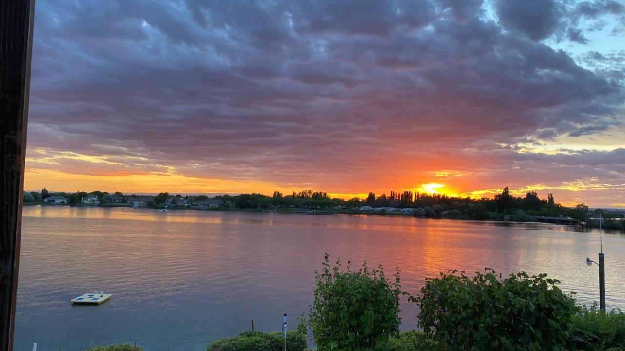 Lakeshore Inn Water Front Moses Lake Extérieur photo