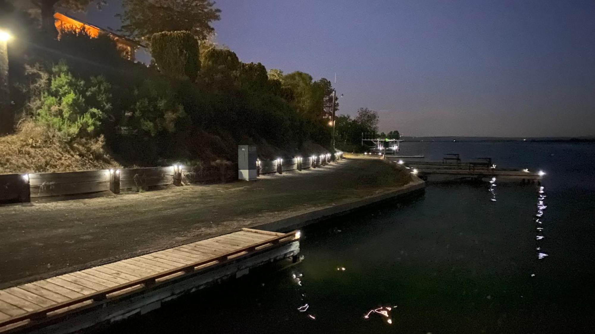 Lakeshore Inn Water Front Moses Lake Extérieur photo