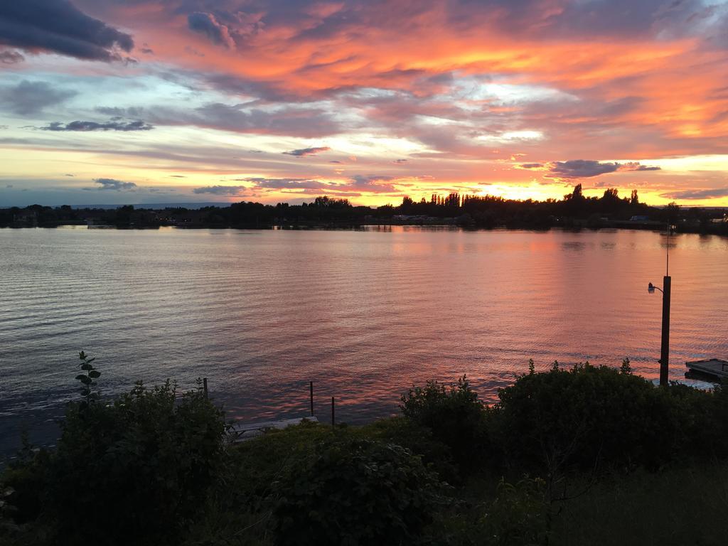 Lakeshore Inn Water Front Moses Lake Extérieur photo
